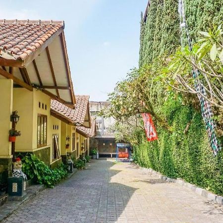 Oyo 1488 Hotel Cemara Asri Lembang Luaran gambar