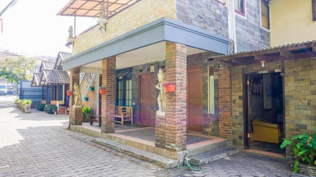 Oyo 1488 Hotel Cemara Asri Lembang Luaran gambar