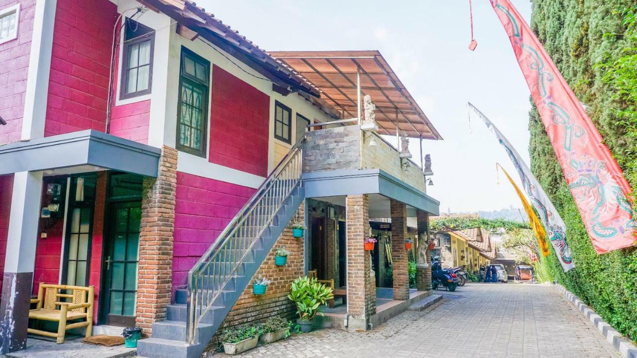 Oyo 1488 Hotel Cemara Asri Lembang Luaran gambar