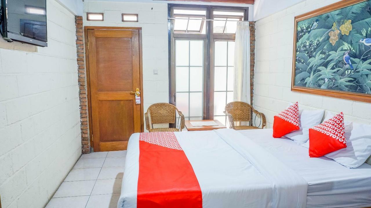 Oyo 1488 Hotel Cemara Asri Lembang Luaran gambar