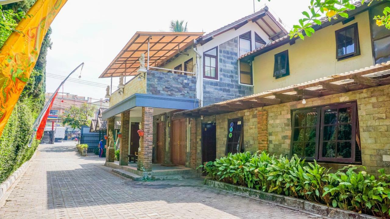 Oyo 1488 Hotel Cemara Asri Lembang Luaran gambar