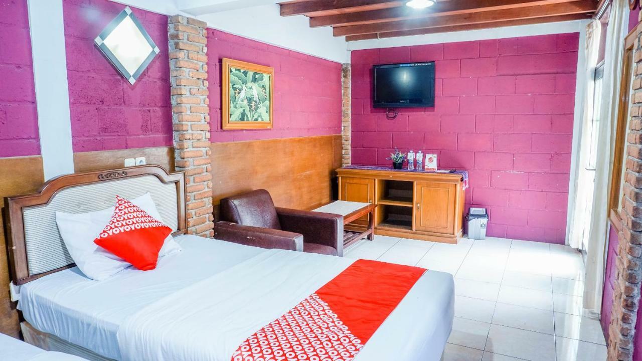 Oyo 1488 Hotel Cemara Asri Lembang Luaran gambar
