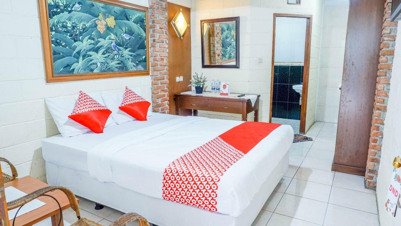 Oyo 1488 Hotel Cemara Asri Lembang Luaran gambar